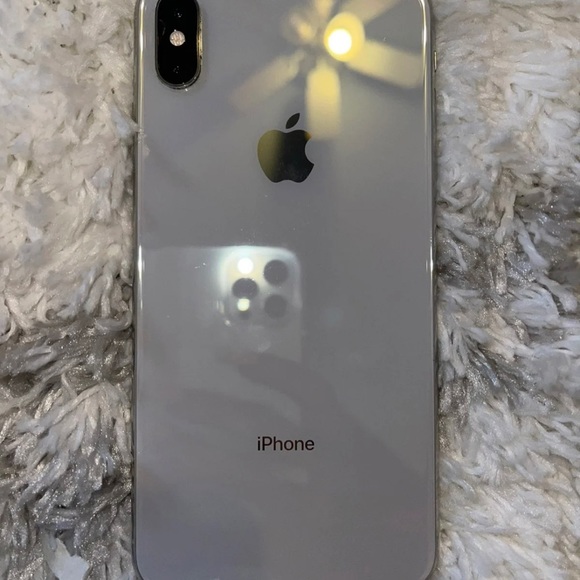 Iphone Xs Max Silver 64 gigabytes - Picture 2 of 3